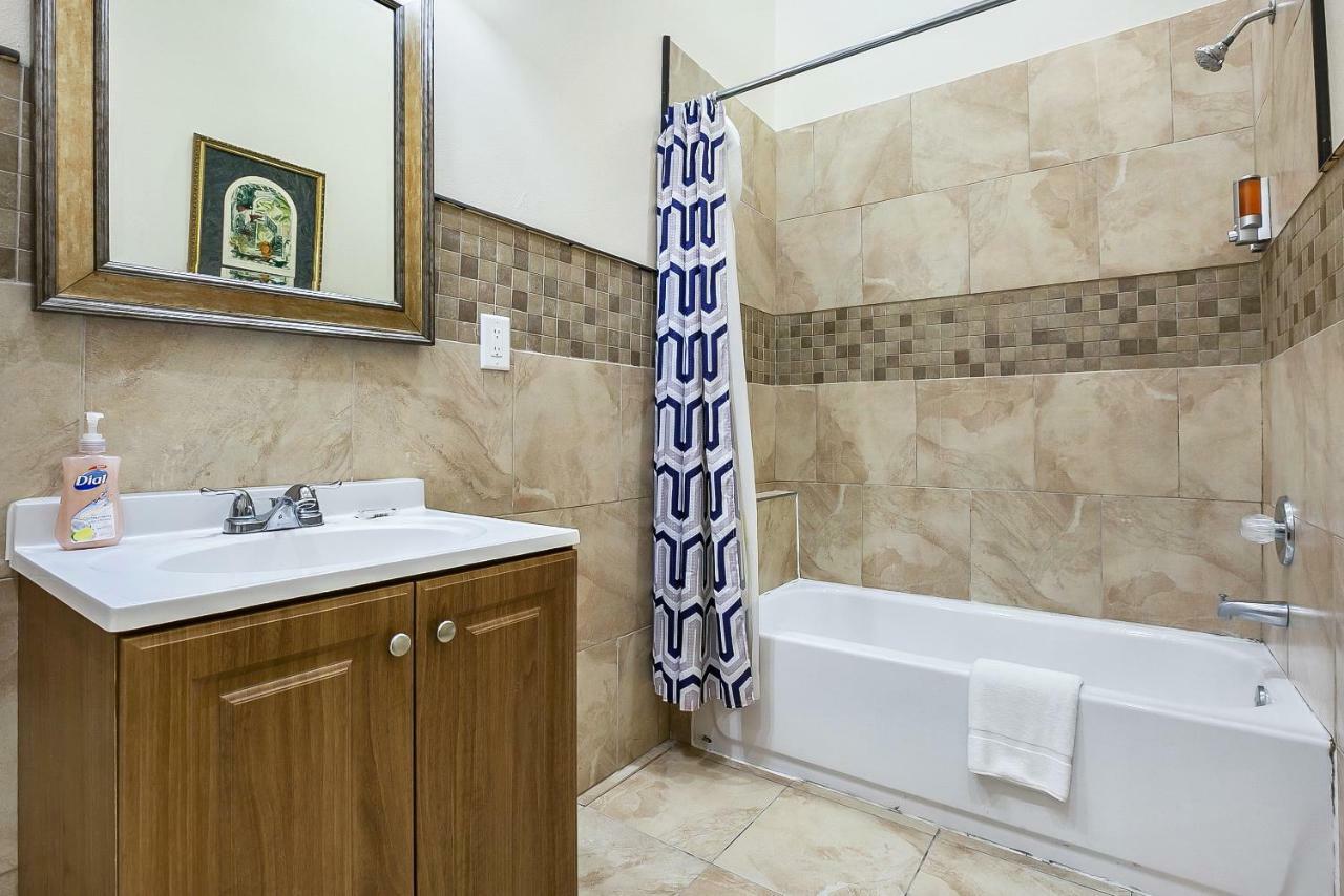 Elegant 4Br Condo In Downtown Новий Орлеан Екстер'єр фото
